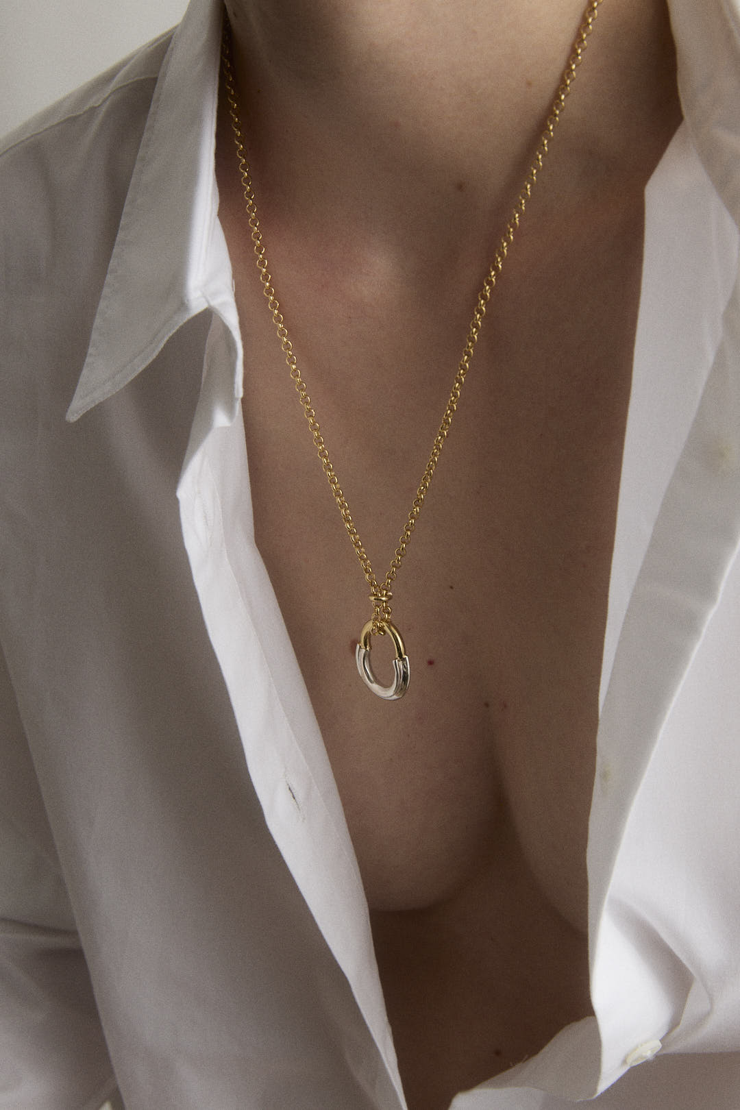 VARIATIONS. LE PENDENTIF